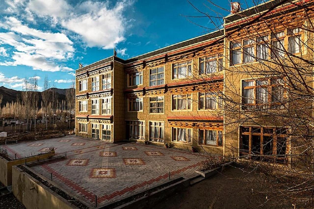 Hotel Alpine Ladakh Leh Buitenkant foto