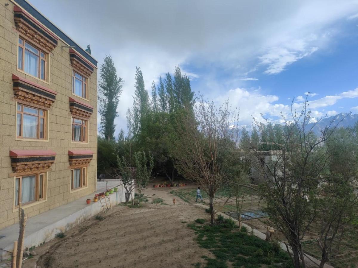 Hotel Alpine Ladakh Leh Buitenkant foto