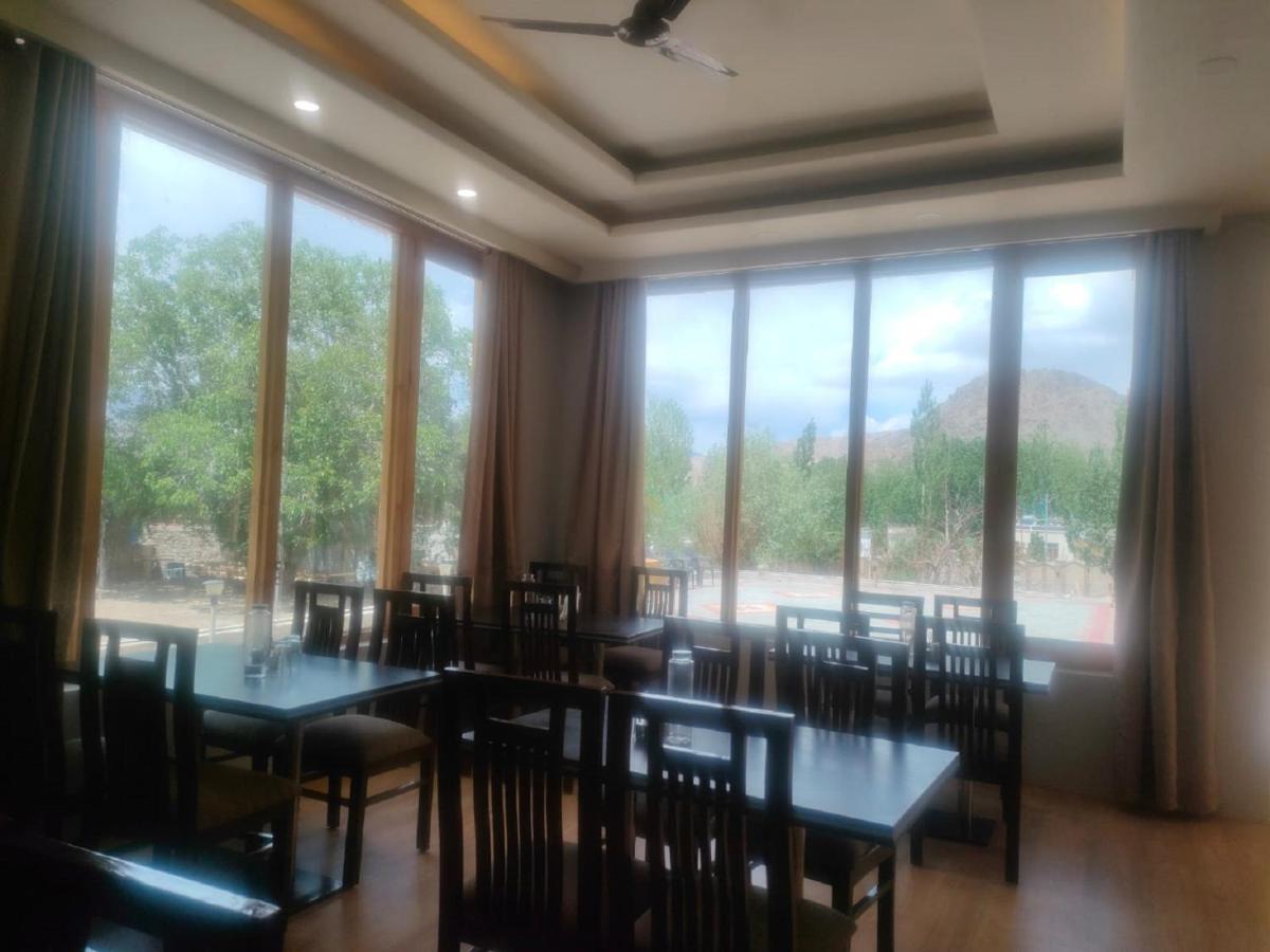 Hotel Alpine Ladakh Leh Buitenkant foto