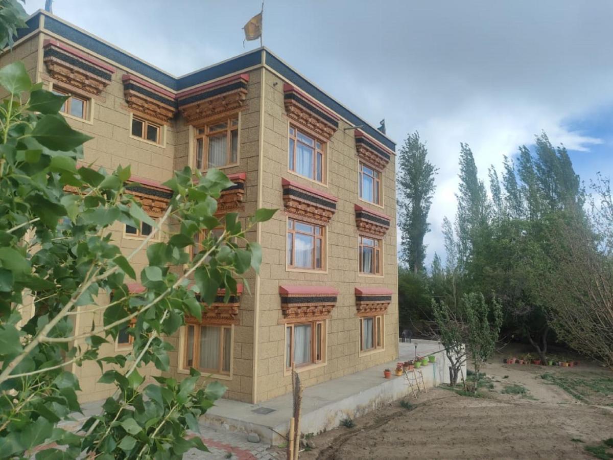 Hotel Alpine Ladakh Leh Buitenkant foto