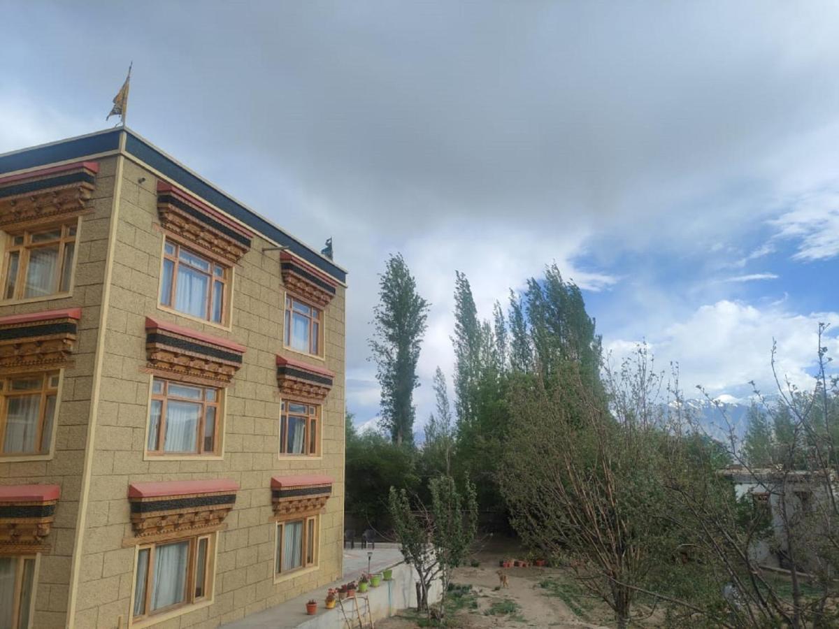 Hotel Alpine Ladakh Leh Buitenkant foto